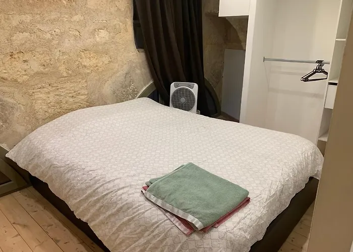 Appartement Cosy Avec Climatisation Et Patio Centre Historique De Bordeaux